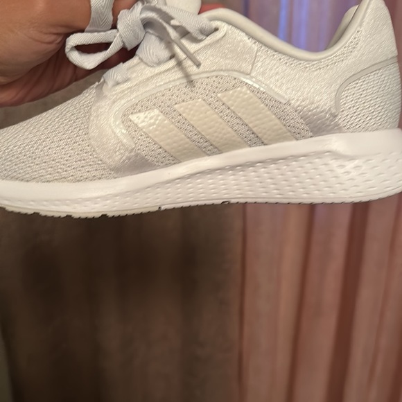 White adidas shoes - Picture 3 of 7